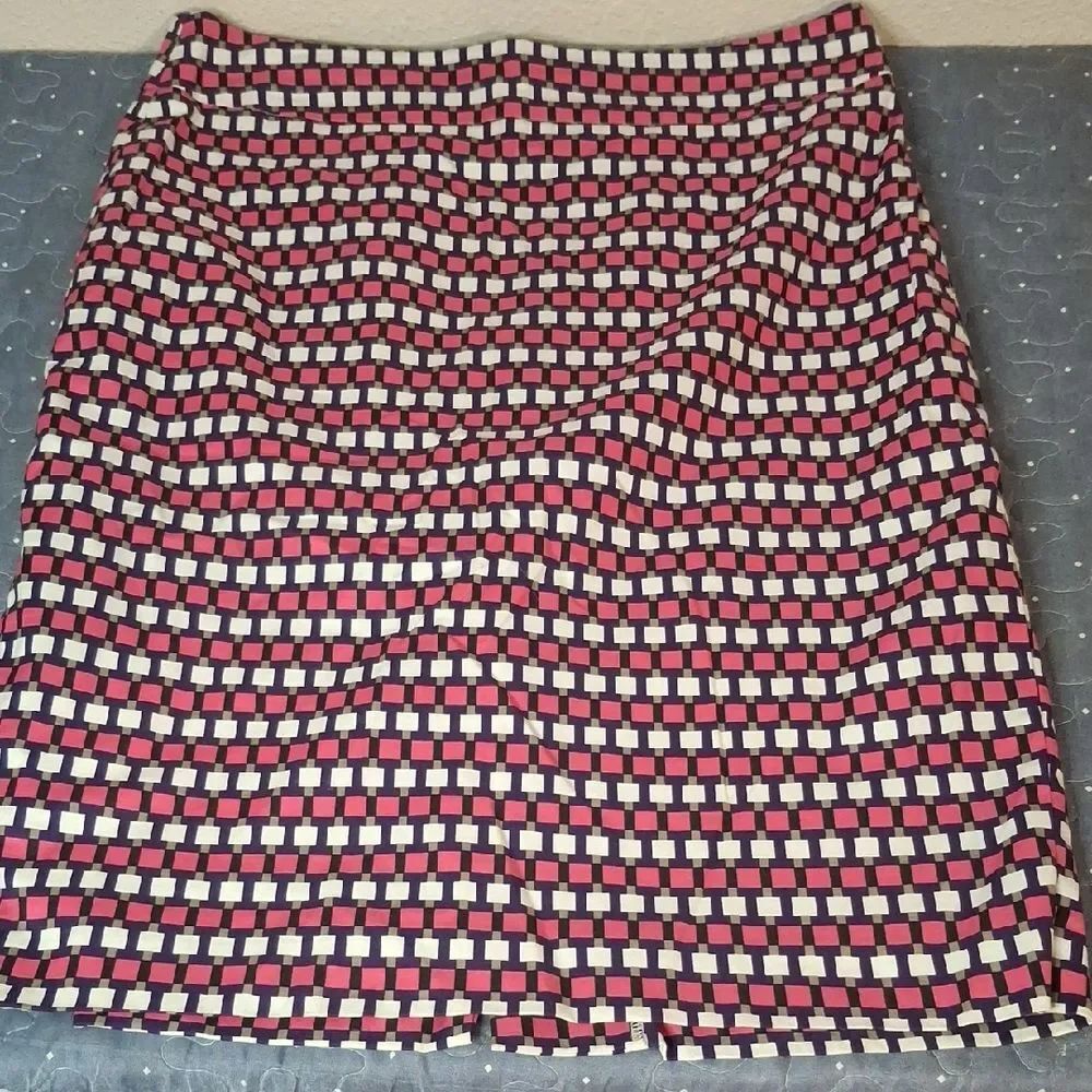 Women's Pink Geometric Skirt size 8